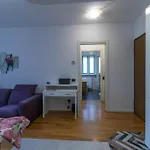 Welcomely - Violet House & Garden