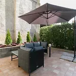 Welcomely - Violet House & Garden דירה
