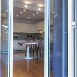 דירה Welcomely - Violet House & Garden *
