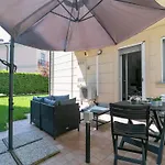 דירה Welcomely - Violet House & Garden