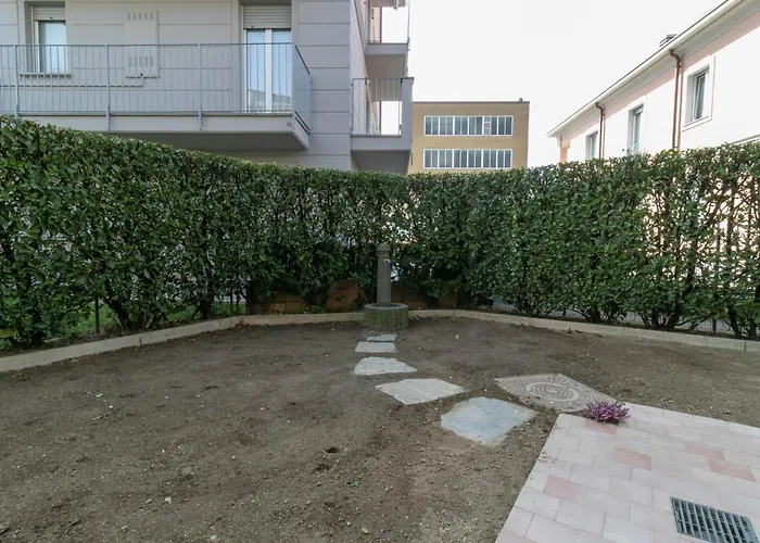 Welcomely - Violet House & Garden 莱科