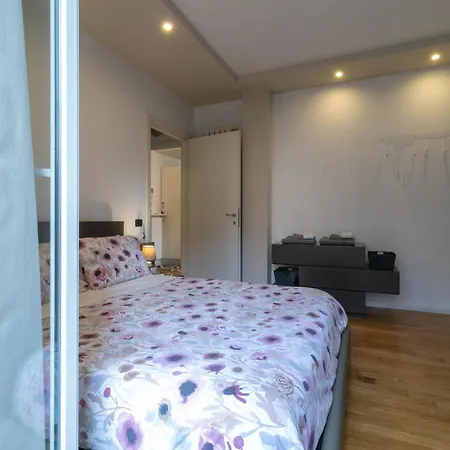 Welcomely - Violet House & Garden *