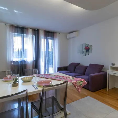 Apartment Welcomely - Violet House & Garden Lecco
