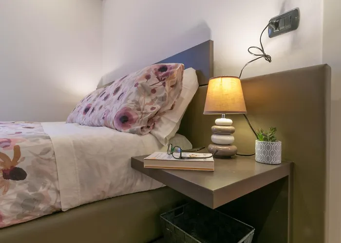 Welcomely - Violet House & Garden شقة *