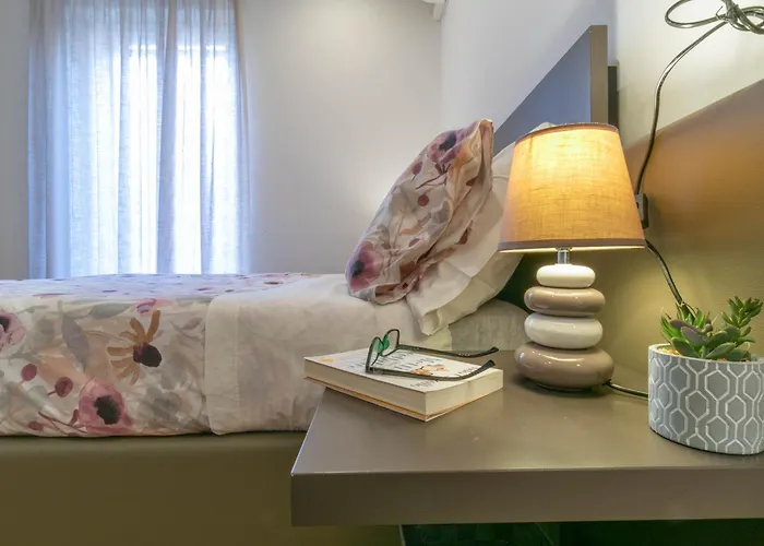 Welcomely - Violet House & Garden 레코