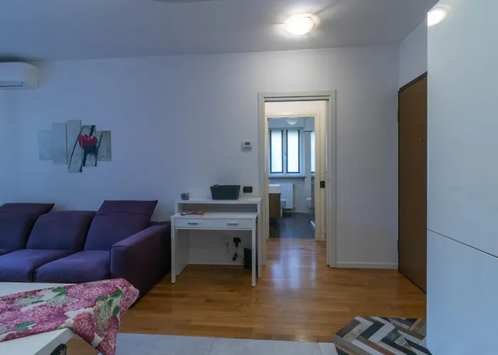 Welcomely - Violet House & Garden