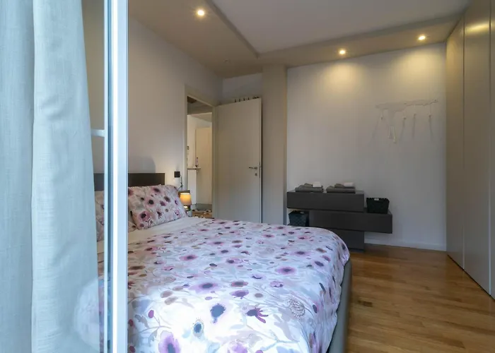 Welcomely - Violet House & Garden *