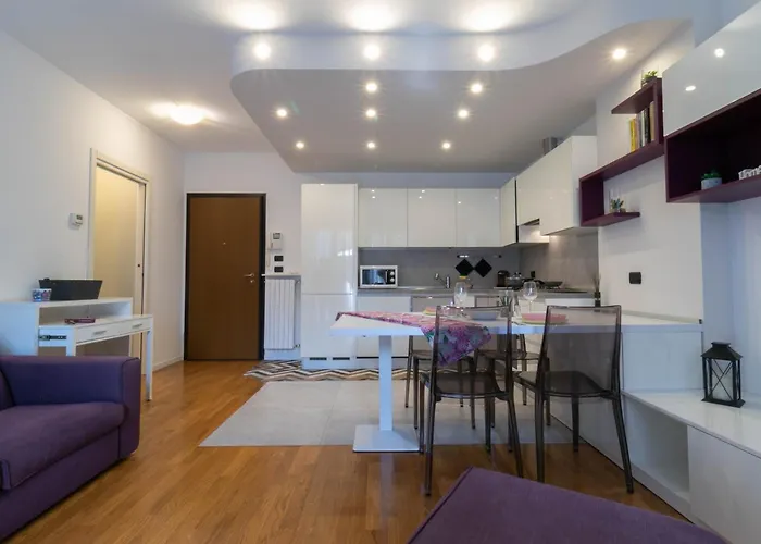 Welcomely - Violet House & Garden