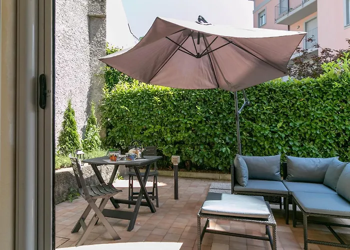 Appartement Welcomely - Violet House & Garden Lecco