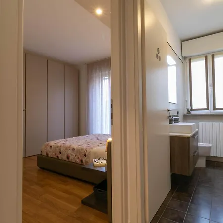 Welcomely - Violet House & Garden Apartament *