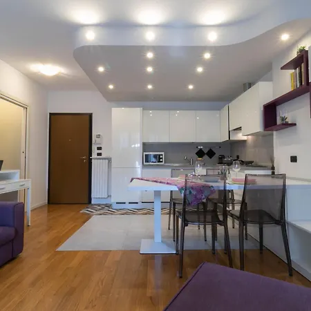 Welcomely - Violet House & Garden