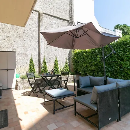 Welcomely - Violet House & Garden